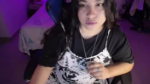 laura online show from 06-29-26, 02:40