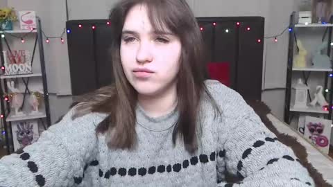 LauraHlot online show from 02-10-25, 12:52