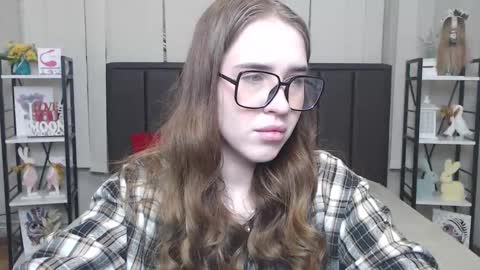 LauraHlot online show from 11-29-25, 06:49