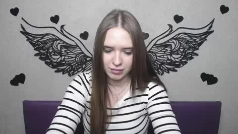 LauraHlot online show from 04-18-26, 07:07