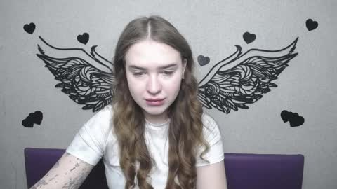 LauraHlot online show from 04-29-26, 06:06