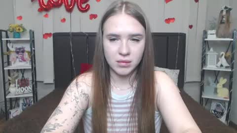 Snapshot of laurahlot chatting on 05-08-26, 05:40 LauraHlot online show from 05-08-26, 05:40