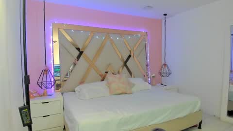 Snapshot of lauraklark chatting on 02-09-26, 08:35 laura online show from 02-09-26, 08:35