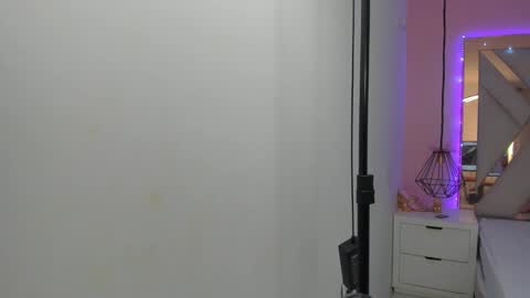 Snapshot of lauraklark chatting on 02-17-26, 08:37 laura online show from 02-17-26, 08:37