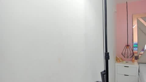 Snapshot of lauraklark chatting on 02-25-26, 08:07 laura online show from 02-25-26, 08:07