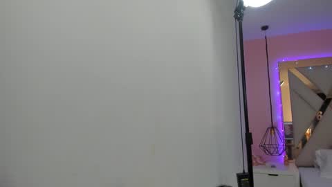 Snapshot of lauraklark chatting on 02-28-26, 06:20 laura online show from 02-28-26, 06:20