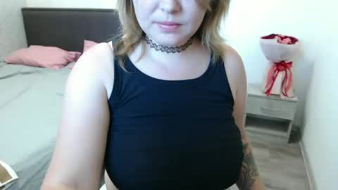 Snapshot of lauramagiclady chatting on 08-04-26, 08:17 lauramagiclady online show from 08-04-26, 08:17