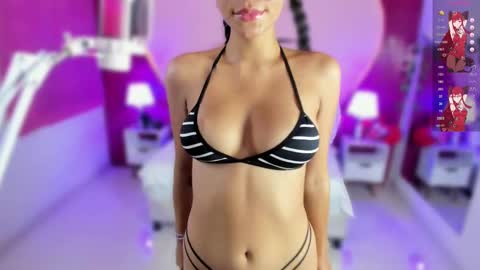 Snapshot of lauramartin1 chatting on 02-18-25, 12:37 Laura MartinGMT-5 2200-0600 online show from 02-18-25, 12:37