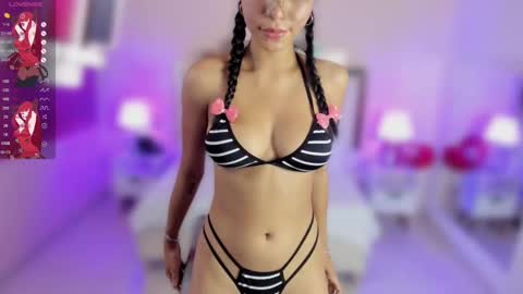Snapshot of lauramartin1 chatting on 03-04-25, 12:50 Laura MartinGMT-5 2200-0600 online show from 03-04-25, 12:50