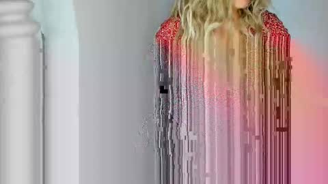 Snapshot of lauramartix chatting on 02-19-25, 07:27 Leila Libertas online show from 02-19-25, 07:27