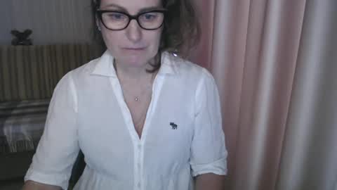 Lauraoven1 online show from 03-07-25, 12:23