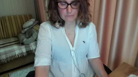Lauraoven1 online show from 05-22-26, 08:42