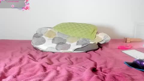 Laura Lara Sommer online show from 02-11-25, 08:42