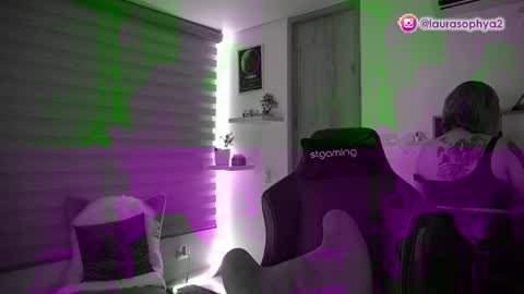 Snapshot of laurasophya chatting on 03-04-25, 03:00 Laura online show from 03-04-25, 03:00
