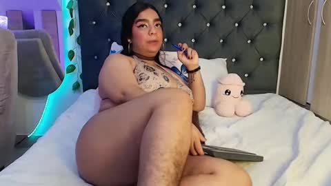 Snapshot of lauravince4195 chatting on 03-08-26, 02:04 laura online show from 03-08-26, 02:04