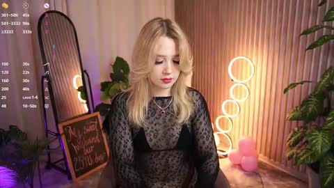  Laura  online show from 03-08-26, 06:28