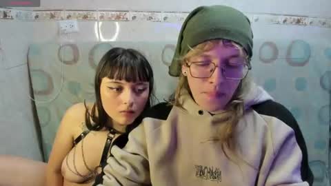 Snapshot of laureles6667 chatting on 06-19-26, 10:08 Laures666 online show from 06-19-26, 10:08