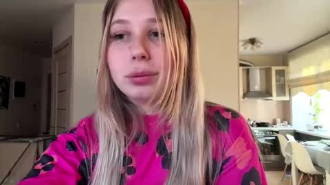 Chrissy online show from 04-24-26, 12:18