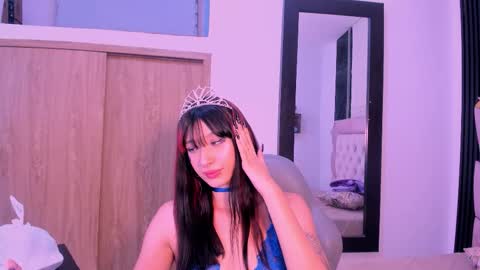Laurem online show from 10-18-25, 07:03