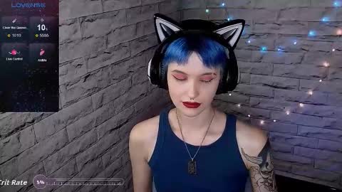 Snapshot of lauren_raquel chatting on 11-12-25, 05:46 Eva online show from 11-12-25, 05:46