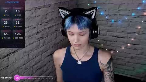 Snapshot of lauren_raquel chatting on 11-17-25, 02:23 Eva online show from 11-17-25, 02:23