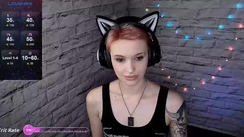 Snapshot of lauren_raquel chatting on 12-18-25, 11:38 Eva online show from 12-18-25, 11:38