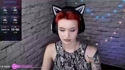 Snapshot of lauren_raquel chatting on 01-17-26, 04:43 Eva online show from 01-17-26, 04:43