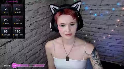 Snapshot of lauren_raquel chatting on 02-14-26, 06:59 Eva online show from 02-14-26, 06:59