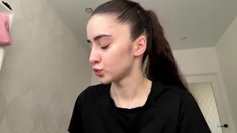 Snapshot of laurenadupuy chatting on 06-29-26, 02:28 laurenadupuy online show from 06-29-26, 02:28