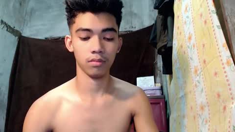laurence_cuttieguyhere online show from 04-22-26, 07:22
