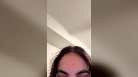 Snapshot of laurenivy chatting on 04-01-26, 04:24 laurenivy online show from 04-01-26, 04:24