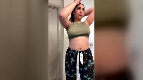 Snapshot of laurenivy chatting on 04-02-26, 07:33 laurenivy online show from 04-02-26, 07:33