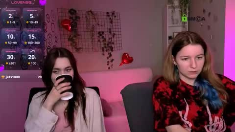 Snapshot of laurenmurrr chatting on 03-07-26, 10:45 Laure online show from 03-07-26, 10:45