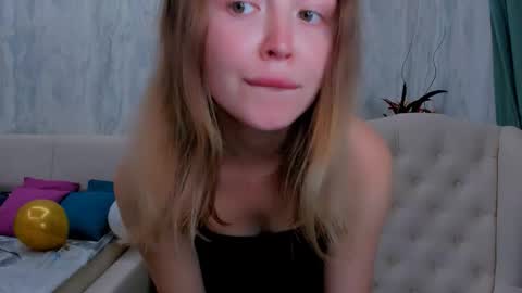 Snapshot of laurennhill chatting on 09-13-25, 12:21 laurennhill online show from 09-13-25, 12:21