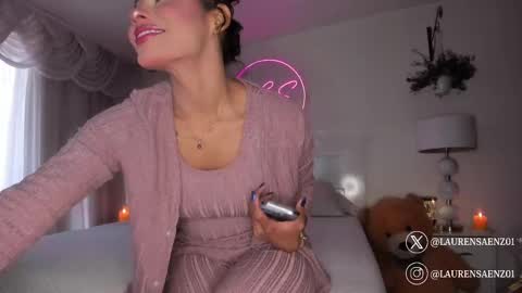 Lauren Saenz online show from 03-08-25, 12:09