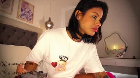 Lauren Saenz online show from 09-27-25, 11:59