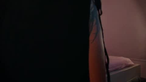 Lauren Saenz online show from 03-03-26, 12:00