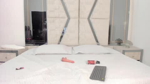 Lauren  online show from 09-18-25, 03:47