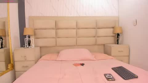 Lauren  online show from 04-25-26, 02:58