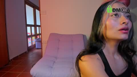 Snapshot of laurent_a chatting on 12-19-24, 08:55 Lucie  online show from 12-19-24, 08:55
