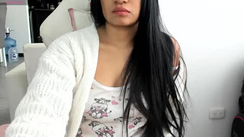 Snapshot of laurent_jones chatting on 12-03-24, 01:21 daniela angel online show from 12-03-24, 01:21