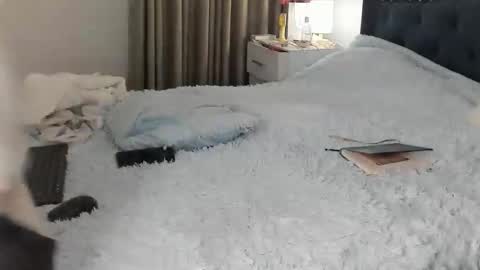 Snapshot of laurent_jones chatting on 01-09-26, 05:32 daniela angel online show from 01-09-26, 05:32