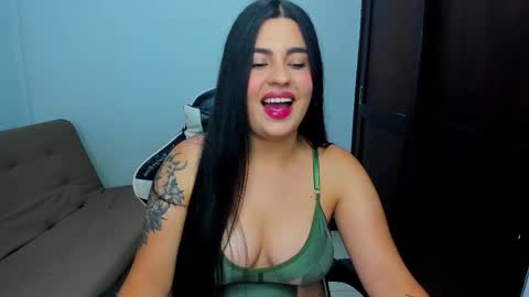 Snapshot of laurenth_foxy chatting on 01-06-26, 07:28 lau online show from 01-06-26, 07:28