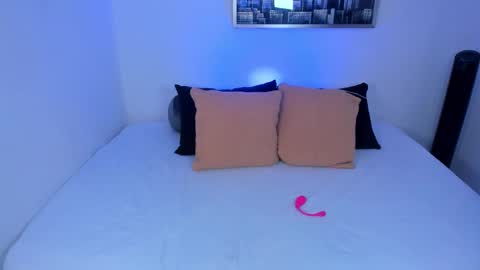 Snapshot of laurenxxl chatting on 11-13-25, 10:52 Lauren online show from 11-13-25, 10:52