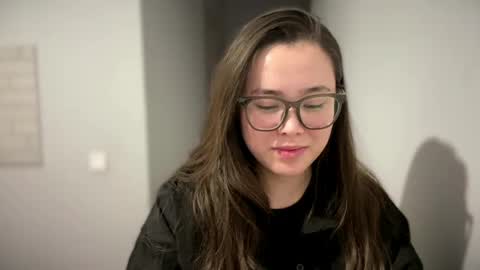 Amelia online show from 05-19-26, 03:29