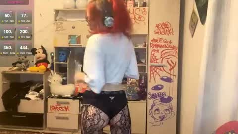 Snapshot of laurettecipro chatting on 06-15-26, 10:01 Eva online show from 06-15-26, 10:01