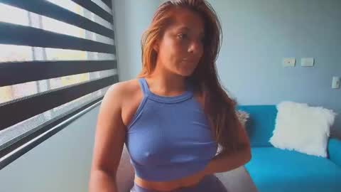 Snapshot of lauri_fit chatting on 12-05-25, 04:14 Lauri online show from 12-05-25, 04:14