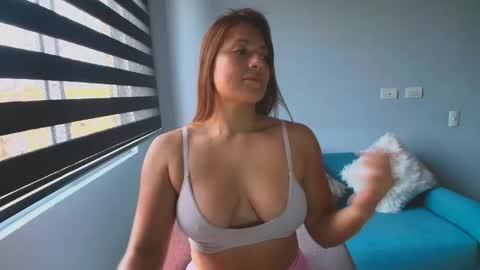 Snapshot of lauri_fit chatting on 03-05-26, 10:39 Lauri online show from 03-05-26, 10:39