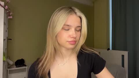 Bella online show from 04-08-26, 11:21