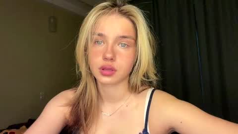 Bella online show from 04-28-26, 09:25